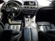 ✅ 2017 BMW 6 Series • VIN: WBA6D2C31HGT73273 • Lot: 67705734. Wystawiony na Copart z przebiegiem 75 080 mil. Bezpłatny archiwum sprzedaży aukcyjnych z USA i szczegółowy raport historii pojazdu na DreamBid. Zdjęcie 8.