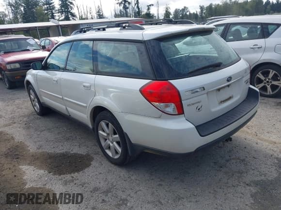✅ 2008 Subaru Outback Limited • VIN: 4S4BP62C287355197 • Lot: 42976012. Listed on IAAI with 216,071 mi. Free auction sales archive from the USA and detailed vehicle history report at DreamBid. Image 3.