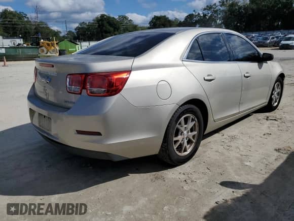 ✅ 2013 Chevrolet Malibu LS • VIN: 1G11A5SA0DF280180 • Lot: 87459995. Wystawiony na Copart z przebiegiem 184 580 mil mil. Skorzystaj z bezpłatnego archiwum sprzedaży aukcyjnych z USA i zobacz szczegółowy raport historii pojazdu na DreamBid. Zdjęcie 3.