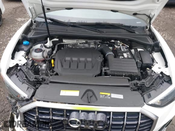 ✅ 2020 Audi Q3 S line Premium • VIN: WA1DECF30L1115390 • Lot: 42503728. Wystawiony na IAAI z przebiegiem 18 556 mil. Bezpłatny archiwum sprzedaży aukcyjnych z USA i szczegółowy raport historii pojazdu na DreamBid. Zdjęcie 10.