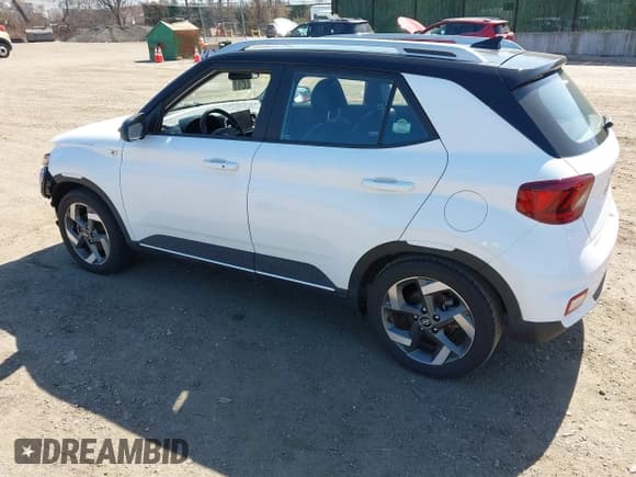 ✅ 2022 Hyundai Venue SEL • VIN: KMHRC8A37NU186508 • Lot: 41800124. Listed on IAAI with 22,141 mi. Free auction sales archive from the USA and detailed vehicle history report at DreamBid. Image 3.