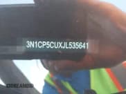 ✅ 2018 Nissan Kicks SV • VIN: 3N1CP5CUXJL535641 • Lot: 42627705. Wystawiony na IAAI z przebiegiem 196 622 mil. Bezpłatny archiwum sprzedaży aukcyjnych z USA i szczegółowy raport historii pojazdu na DreamBid. Zdjęcie 9.