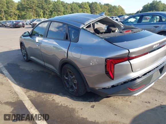 ✅ 2025 Kia K4 LXS • VIN: 3KPFT4DE0SE035761 • Lot: 43266565. Wystawiony na IAAI z przebiegiem 20 629 mil. Bezpłatny archiwum sprzedaży aukcyjnych z USA i szczegółowy raport historii pojazdu na DreamBid. Zdjęcie 3.