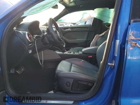 ✅ 2019 Audi S3 Premium Plus • VIN: WAUB1GFF8KA101954 • Lot: 85564454. Wystawiony na Copart z przebiegiem 45 286 mil. Bezpłatny archiwum sprzedaży aukcyjnych z USA i szczegółowy raport historii pojazdu na DreamBid. Zdjęcie 7.