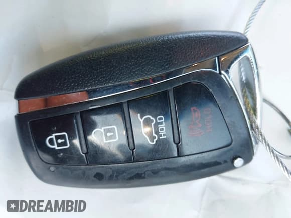 ✅ 2017 Hyundai Santa Fe Ultimate • VIN: 5XYZW4LA7HG451613 • Lot: 43773904. Listed on IAAI with 203,886 mi. Free auction sales archive from the USA and detailed vehicle history report at DreamBid. Image 11.