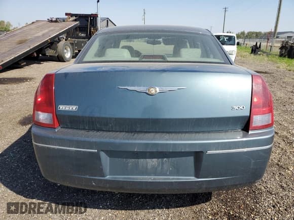 ✅ 2005 Chrysler 300 Touring • VIN: 2C3JA53G45H538571 • Lot: 69816495. Listed on Copart with 146,873 mi. Free auction sales archive from the USA and detailed vehicle history report at DreamBid. Image 6.