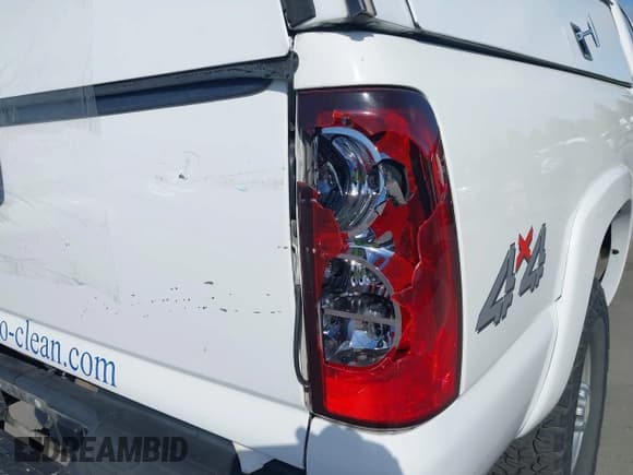 ✅ 2006 Chevrolet Silverado 2500HD LT3 • VIN: 1GCHK23D66F147100 • Лот: 42173062. Опубликован ранее на IAAI с пробегом 227 592 миль. Бесплатный доступ к архиву аукционных продаж из США и подробный отчёт об истории автомобиля на DreamBid. Изображение 18.