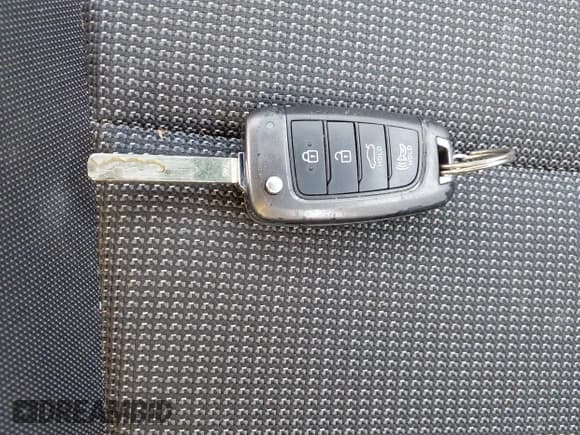 ✅ 2020 Hyundai Accent SE • VIN: 3KPC24A66LE118339 • Лот: 40655659. Опубликован ранее на IAAI с пробегом 29 472 миль. Бесплатный доступ к архиву аукционных продаж из США и подробный отчёт об истории автомобиля на DreamBid. Изображение 11.