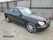 ✅ 2004 Mercedes-Benz C 240 • VIN: WDBRF61J54F551736 • Lot: 80518455. Wystawiony na Copart z przebiegiem 144 692 mil. Bezpłatny archiwum sprzedaży aukcyjnych z USA i szczegółowy raport historii pojazdu na DreamBid. Zdjęcie 4.