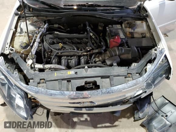 ✅ 2012 Ford Fusion S • VIN: 3FAHP0GA5CR380847 • Lot: 93179265. Listed on Copart with 192,823 mi. Free auction sales archive from the USA and detailed vehicle history report at DreamBid. Image 11.