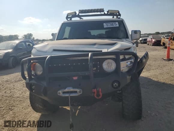 ✅ 2014 Toyota FJ Cruiser • VIN: JTEBU4BF4EK207407 • Лот: 70726875. Опубликован ранее на Copart с пробегом Не указан. Бесплатный доступ к архиву аукционных продаж из США и подробный отчёт об истории автомобиля на DreamBid. Изображение 5.