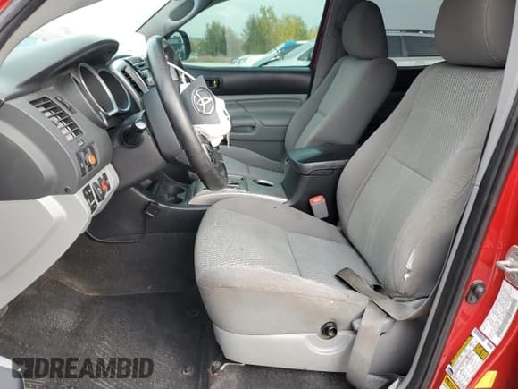 ✅ 2013 Toyota Tacoma • VIN: 3TMLU4ENXDM107654 • Lot: 86647405. Wystawiony na Copart z przebiegiem 297 923 mil. Bezpłatny archiwum sprzedaży aukcyjnych z USA i szczegółowy raport historii pojazdu na DreamBid. Zdjęcie 7.