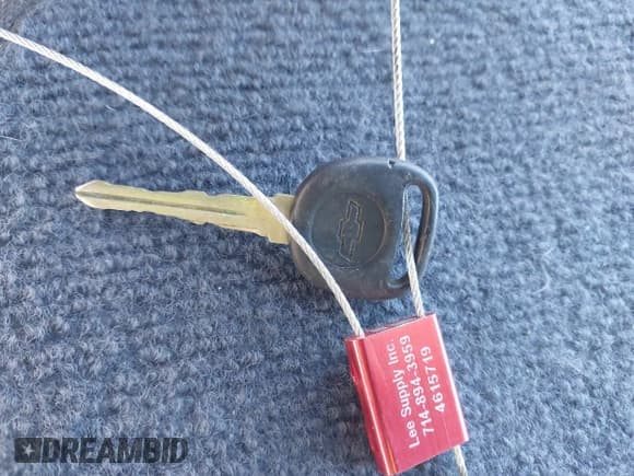 ✅ 2005 Chevrolet Equinox LT • VIN: 2CNDL73F556003570 • Лот: 41378633. Опубликован ранее на IAAI с пробегом 193 293 миль. Бесплатный доступ к архиву аукционных продаж из США и подробный отчёт об истории автомобиля на DreamBid. Изображение 11.