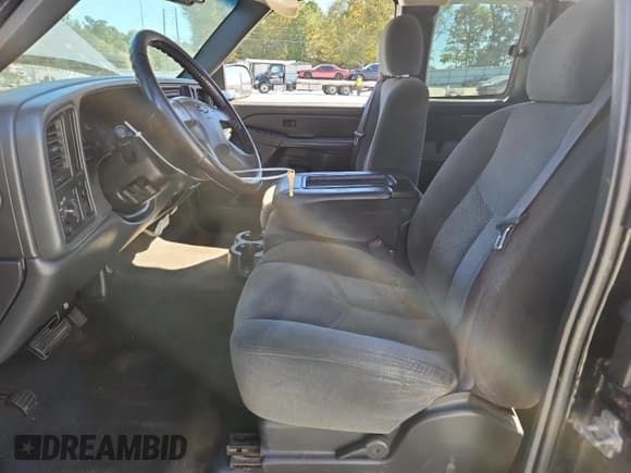 ✅ 2006 Chevrolet Silverado 1500 Work Truck • VIN: 1GCEC19V16Z109721 • Лот: 82667575. Опубликован ранее на Copart с пробегом 326 926 миль. Бесплатный доступ к архиву аукционных продаж из США и подробный отчёт об истории автомобиля на DreamBid. Изображение 7.