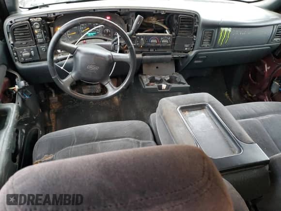 2000 Chevrolet Silverado 1500 LT с VIN 1GCEK19T4YE390635, выставлен на аукционе Copart как лот 85983564 с пробегом 196 713 миль миль и Списание • Salvage title. История ставок и продаж доступна на DreamBid. Изображение 8.