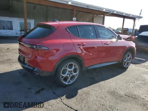✅ 2024 Alfa Romeo Tonale Veloce • VIN: ZASPATDW6R3036478 • Lot: 62565255. Wystawiony na Copart z przebiegiem 9 517 mil. Bezpłatny archiwum sprzedaży aukcyjnych z USA i szczegółowy raport historii pojazdu na DreamBid. Zdjęcie 3.