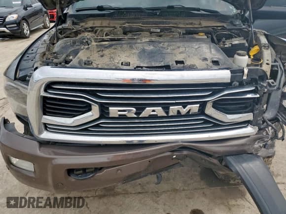 ✅ 2018 Ram 2500 Limited • VIN: 3C6UR5GL8JG157042 • Lot: 60539585. Listed on Copart with 85,760 mi. Free auction sales archive from the USA and detailed vehicle history report at DreamBid. Image 11.