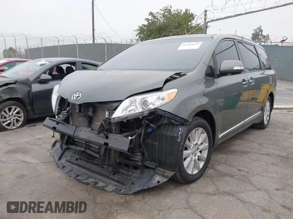 ✅ 2013 Toyota Sienna XLE • VIN: 5TDDK3DC6DS059963 • Lot: 42703023. Listed on IAAI with 212,980 mi. Free auction sales archive from the USA and detailed vehicle history report at DreamBid. Image 2.