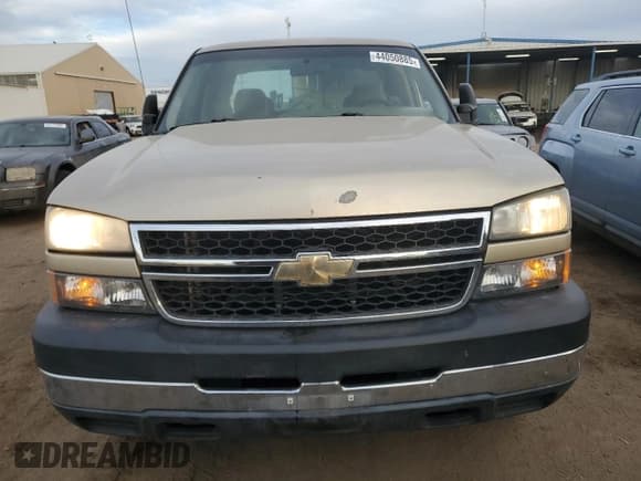 ✅ 2007 Chevrolet Silverado 2500HD Work Truck • VIN: 1GCHK29UX7E125521 • Lot: 44050885. Listed on Copart with 190,935 mi. Free auction sales archive from the USA and detailed vehicle history report at DreamBid. Image 5.