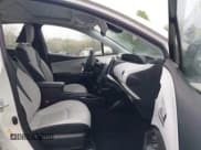 ✅ 2018 Toyota Prius Two • VIN: JTDKARFU9J3054742 • Lot: 41641032. Wystawiony na IAAI z przebiegiem 209 986 mil. Bezpłatny archiwum sprzedaży aukcyjnych z USA i szczegółowy raport historii pojazdu na DreamBid. Zdjęcie 5.