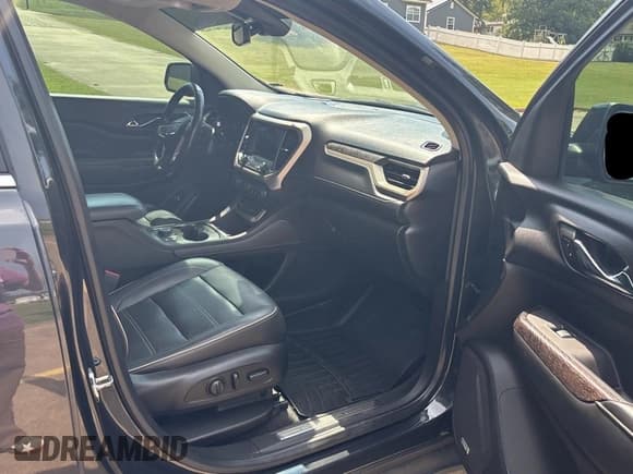 ✅ 2020 GMC Acadia Denali • VIN: 1GKKNPLS5LZ117299 • Lot: 81622525. Wystawiony na Copart z przebiegiem 97 301 mil. Bezpłatny archiwum sprzedaży aukcyjnych z USA i szczegółowy raport historii pojazdu na DreamBid. Zdjęcie 5.