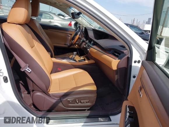 ✅ 2016 Lexus ES 300h • VIN: JTHBW1GG6G2106238 • Lot: 43486608. Wystawiony na IAAI z przebiegiem 114 535 mil. Bezpłatny archiwum sprzedaży aukcyjnych z USA i szczegółowy raport historii pojazdu na DreamBid. Zdjęcie 5.