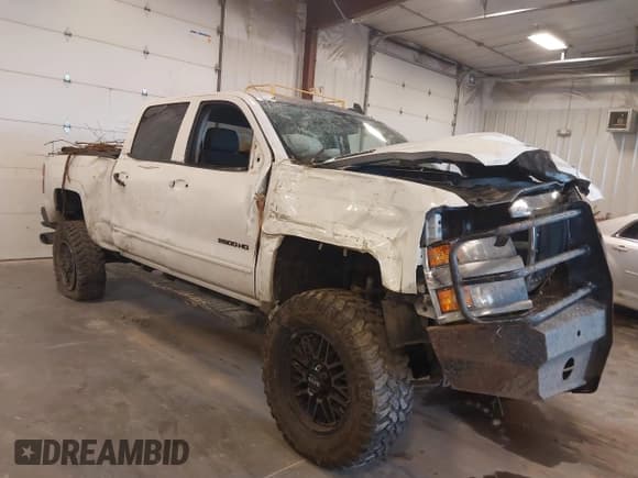✅ 2017 Chevrolet Silverado 2500HD LT • VIN: 1GC1KVEY0HF201240 • Lot: 43529703. Wystawiony na IAAI z przebiegiem 208 294 mil. Bezpłatny archiwum sprzedaży aukcyjnych z USA i szczegółowy raport historii pojazdu na DreamBid. Zdjęcie 1.