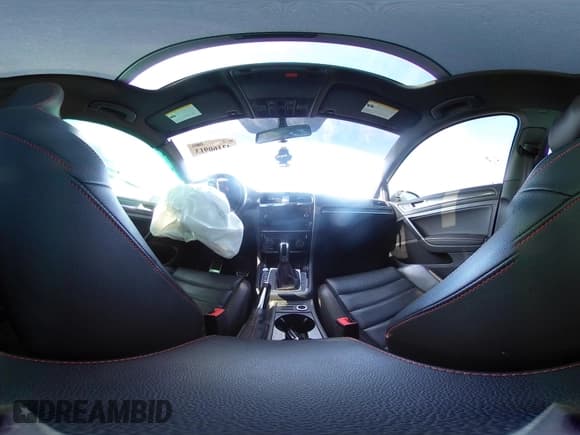 ✅ 2019 Volkswagen Golf GTI S • VIN: 3VW6T7AU9KM036164 • Lot: 42160913. Wystawiony na IAAI z przebiegiem 76 348 mil. Bezpłatny archiwum sprzedaży aukcyjnych z USA i szczegółowy raport historii pojazdu na DreamBid. Zdjęcie 18.