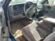 1998 Dodge Dakota SLT z VIN 1B7GG22X9WS546518, wystawiony jako Copart lot #70364105 z przebiegiem 144 184 mil mil oraz Szkoda całkowita • Salvage title. Historia ofert i sprzedaży dostępna na DreamBid. Obrazek 8.