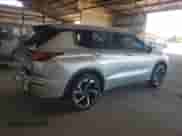 2023 Mitsubishi Outlander SEL z VIN JA4J3VA86PZ017043, wystawiony jako Copart lot #65544755 z przebiegiem 23 090 mil mil oraz Szkoda całkowita • Salvage title. Historia ofert i sprzedaży dostępna na DreamBid. Obrazek 3.