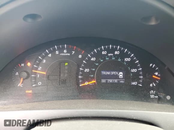 ✅ 2010 Toyota Camry XLE • VIN: 4T1BF3EK8AU006623 • Lot: 90913635. Listed on Copart with 296,136 mi. Free auction sales archive from the USA and detailed vehicle history report at DreamBid. Image 9.