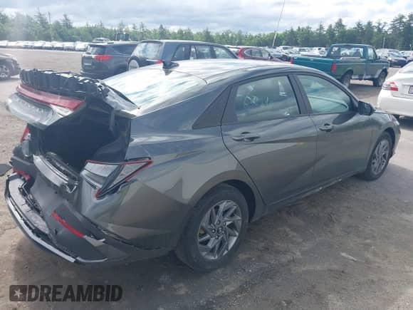 ✅ 2024 Hyundai Elantra SEL • VIN: KMHLM4DG2RU733295 • Лот: 42524663. Размещён на IAAI с пробегом 17 550 миль миль. Получите бесплатный доступ к архиву аукционных продаж из США и посмотрите подробный отчёт об истории автомобиля на DreamBid. Изображение 4.