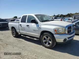 2006 Dodge 1500 SLT z VIN 1D7HA18286S673150, wystawiony jako Copart lot #73808444 z przebiegiem 336 483 mil mil oraz Czysty tytuł • Clean title. Historia ofert i sprzedaży dostępna na DreamBid. Obrazek 4.
