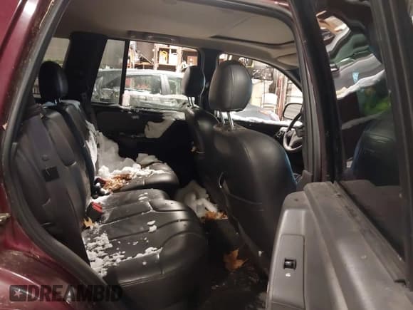 ✅ 2001 Jeep Grand Cherokee Laredo • VIN: 1J4GW48S11C509972 • Lot: 43900851. Listed on IAAI with Not provided. Free auction sales archive from the USA and detailed vehicle history report at DreamBid. Image 8.