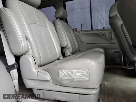 ✅ 2000 Mazda MPV DX • VIN: JM3LW28G7Y0129123 • Лот: 49331495. Опубликован ранее на Copart с пробегом 155 395 миль. Бесплатный доступ к архиву аукционных продаж из США и подробный отчёт об истории автомобиля на DreamBid. Изображение 12.