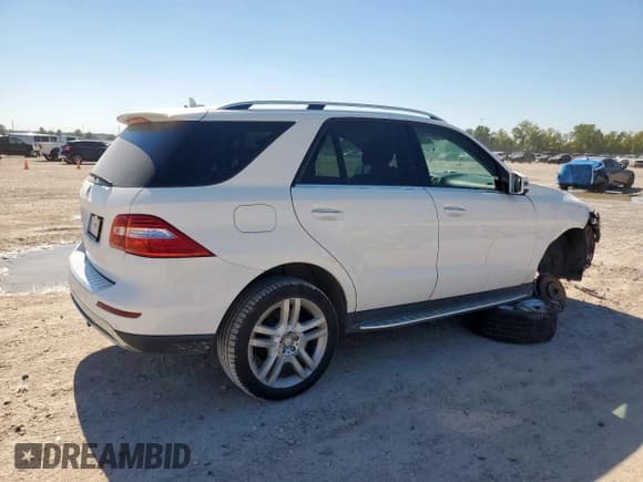 ✅ 2015 Mercedes-Benz M 350 • VIN: 4JGDA5JB7FA515071 • Лот: 89620215. Опубликован ранее на Copart с пробегом 89 522 миль. Бесплатный доступ к архиву аукционных продаж из США и подробный отчёт об истории автомобиля на DreamBid. Изображение 3.