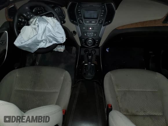 ✅ 2016 Hyundai Santa Fe • VIN: 5XYZUDLB6GG343593 • Лот: 79295073. Опубликован ранее на Copart с пробегом Не указан. Бесплатный доступ к архиву аукционных продаж из США и подробный отчёт об истории автомобиля на DreamBid. Изображение 8.