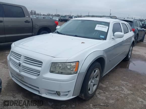 2008 Dodge Magnum SXT z VIN 2D4FV37V78H192963, wystawiony jako IAAI lot #41420016 z przebiegiem 191 238 mil mil oraz . Historia ofert i sprzedaży dostępna na DreamBid. Obrazek 2.