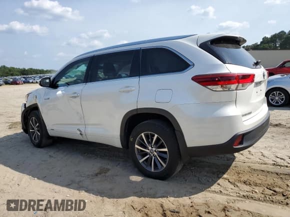 ✅ 2017 Toyota Highlander Hybrid XLE • VIN: 5TDJGRFH0HS033641 • Lot: 62172615. Listed on Copart with 56,517 mi. Free auction sales archive from the USA and detailed vehicle history report at DreamBid. Image 2.