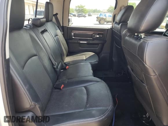 ✅ 2015 Ram 1500 Laramie • VIN: 1C6RR7NM9FS610937 • Лот: 62862235. Опубликован ранее на Copart с пробегом 217 707 миль. Бесплатный доступ к архиву аукционных продаж из США и подробный отчёт об истории автомобиля на DreamBid. Изображение 11.