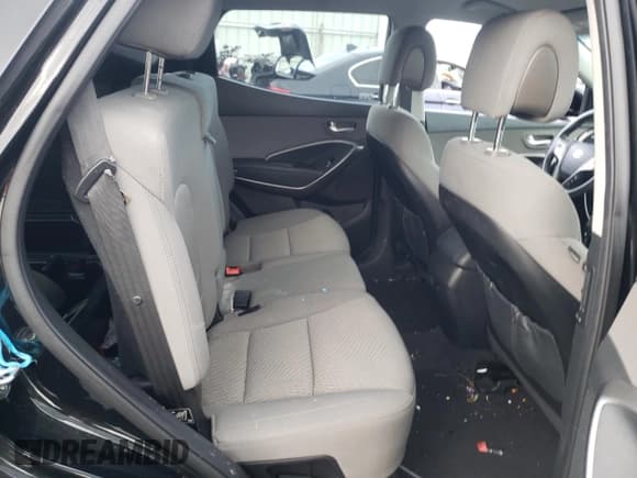 ✅ 2018 Hyundai Santa Fe 2.4L • VIN: 5XYZTDLB5JG548669 • Лот: 40920463. Опубликован ранее на Copart с пробегом 82 354 миль. Бесплатный доступ к архиву аукционных продаж из США и подробный отчёт об истории автомобиля на DreamBid. Изображение 10.