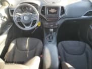 ✅ 2019 Jeep Cherokee Latitude • VIN: 1C4PJLCB0KD206277 • Лот: 89573885. Опубликован ранее на Copart с пробегом 62 276 миль. Бесплатный доступ к архиву аукционных продаж из США и подробный отчёт об истории автомобиля на DreamBid. Изображение 8.