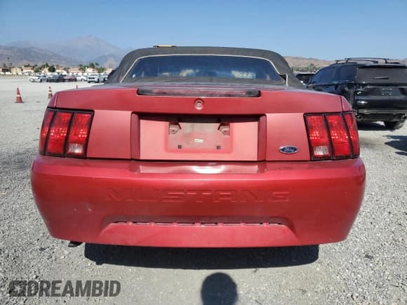 ✅ 2000 Ford Mustang • VIN: 1FAFP4441YF283808 • Лот: 63152115. Опубликован ранее на Copart с пробегом 95 982 миль. Бесплатный доступ к архиву аукционных продаж из США и подробный отчёт об истории автомобиля на DreamBid. Изображение 6.