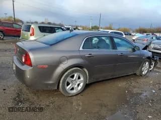 ✅ 2011 Chevrolet Malibu 1LS • VIN: 1G1ZB5E14BF303906 • Lot: 78936374. Wystawiony na Copart z przebiegiem 131 916 mil. Bezpłatny archiwum sprzedaży aukcyjnych z USA i szczegółowy raport historii pojazdu na DreamBid. Zdjęcie 3.
