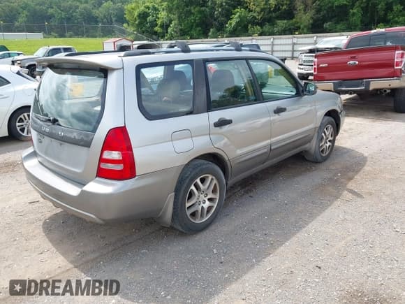 ✅ 2005 Subaru Forester XS L.L. Bean • VIN: JF1SG67675H704714 • Lot: 42524615. Wystawiony na IAAI z przebiegiem 230 029 mil. Bezpłatny archiwum sprzedaży aukcyjnych z USA i szczegółowy raport historii pojazdu na DreamBid. Zdjęcie 4.