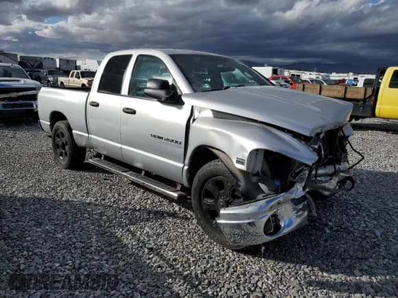 ✅ 2004 Dodge 2500 ST • VIN: 3D7KA28D54G158737 • Lot: 48413295. Wystawiony na Copart z przebiegiem 179 401 mil. Bezpłatny archiwum sprzedaży aukcyjnych z USA i szczegółowy raport historii pojazdu na DreamBid. Zdjęcie 4.
