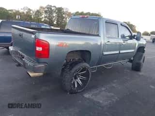 2010 Chevrolet Silverado 1500 LT z VIN 3GCRKSE39AG214336, wystawiony jako IAAI lot #43565275 z przebiegiem 246 168 mil mil oraz . Historia ofert i sprzedaży dostępna na DreamBid. Obrazek 4.