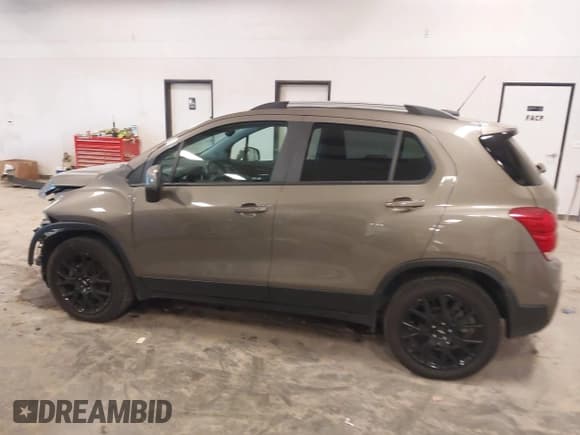 ✅ 2022 Chevrolet Trax LT • VIN: KL7CJPSM8NB536626 • Lot: 43441997. Listed on IAAI with 47,354 mi. Free auction sales archive from the USA and detailed vehicle history report at DreamBid. Image 14.