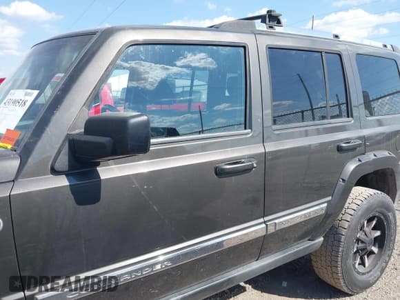 ✅ 2006 Jeep Commander Limited • VIN: 1J8HG58266C276295 • Лот: 43190518. Опубликован ранее на IAAI с пробегом 152 539 миль. Бесплатный доступ к архиву аукционных продаж из США и подробный отчёт об истории автомобиля на DreamBid. Изображение 14.