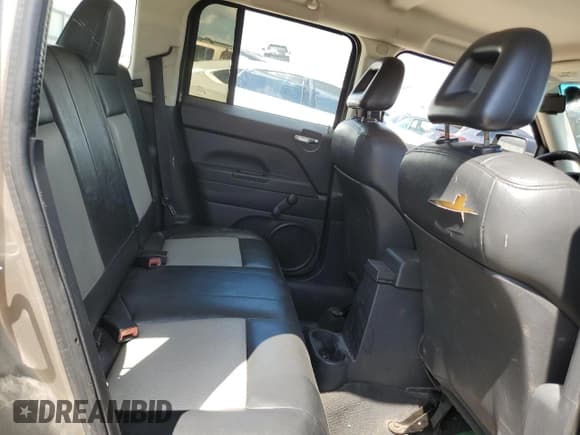 ✅ 2008 Jeep Patriot Sport • VIN: 1J8FT28098D737602 • Lot: 69759905. Wystawiony na Copart z przebiegiem 209 491 mil. Bezpłatny archiwum sprzedaży aukcyjnych z USA i szczegółowy raport historii pojazdu na DreamBid. Zdjęcie 11.